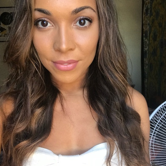 Meet your Posher, Gabriella - Picture 1 of 1